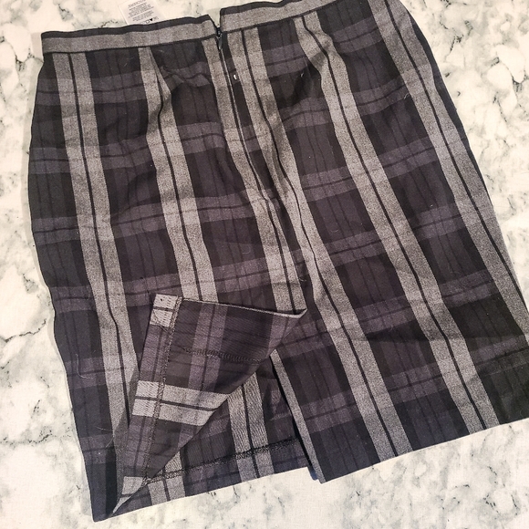 Dockers Plaid Pencil Skirt - Picture 2 of 2
